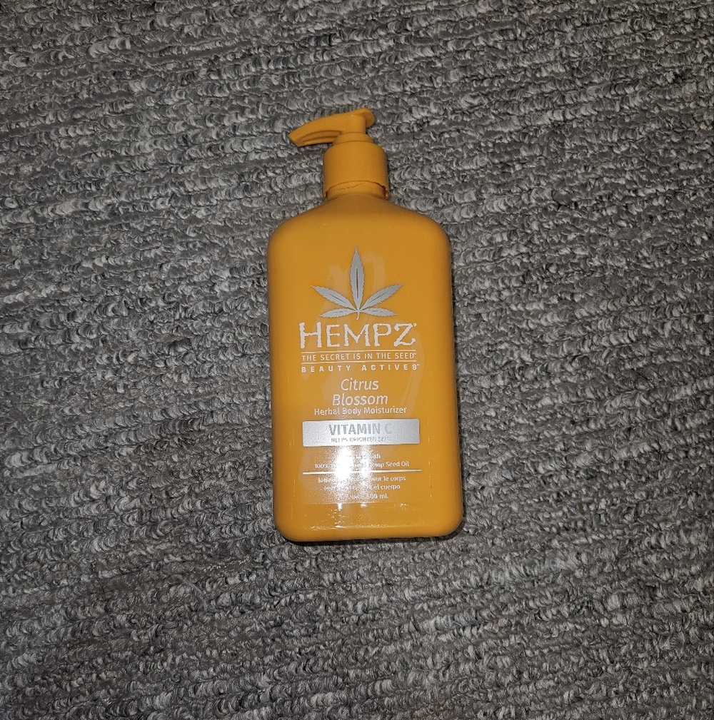 Hempz Citrus Blossom Herbal Moisturizer - Bright Orange